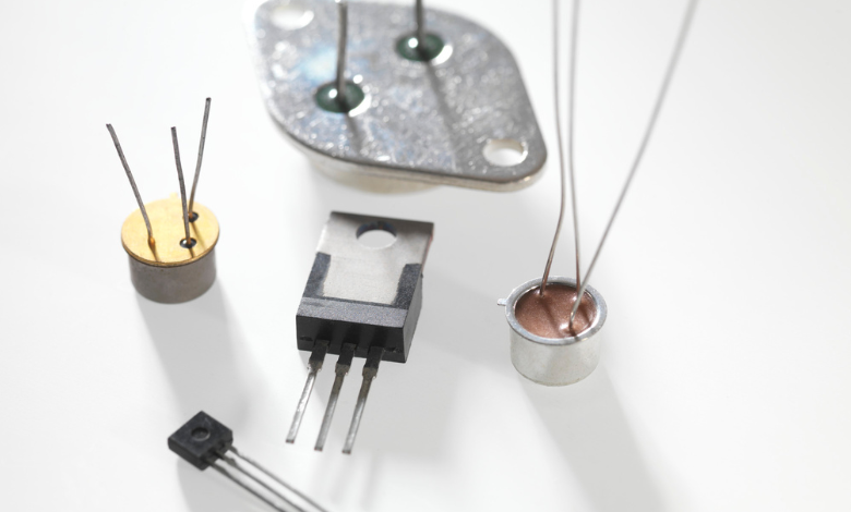 why does a keep transistor increase hl propagation delay